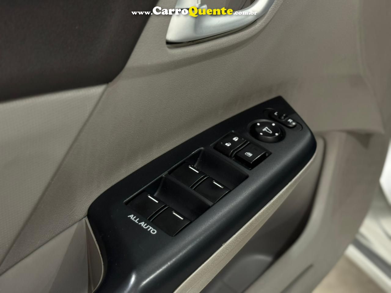 HONDA CIVIC 2.0 LXR 16V 2014 - Loja