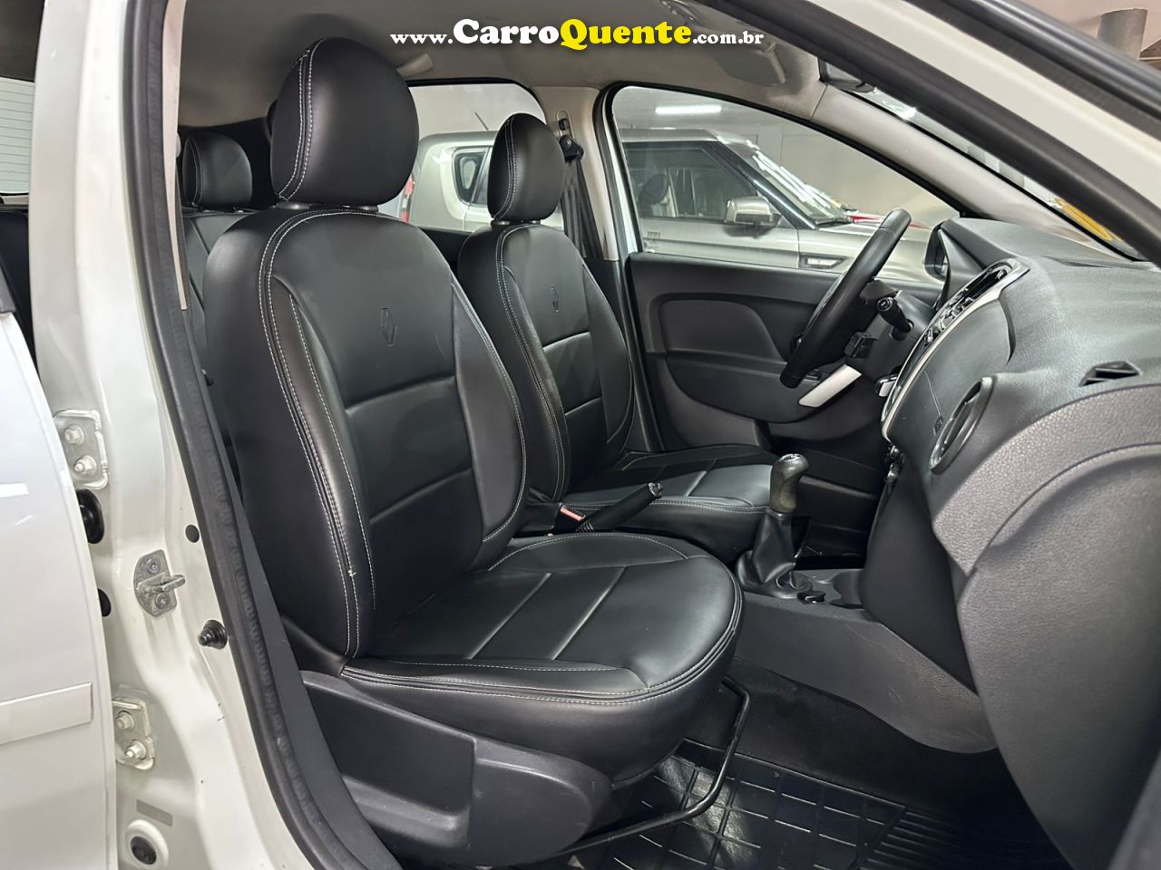 RENAULT SANDERO 1.6 DYNAMIQUE 8V 2014 - Loja