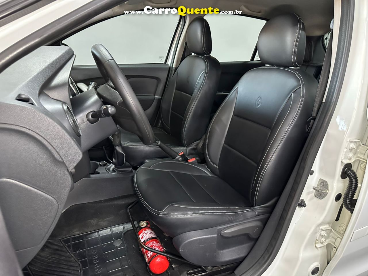 RENAULT SANDERO 1.6 DYNAMIQUE 8V 2014 - Loja