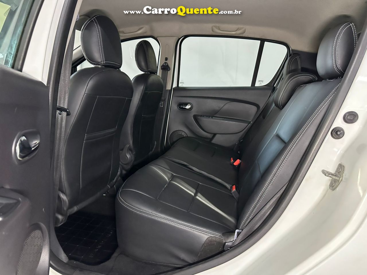 RENAULT SANDERO 1.6 DYNAMIQUE 8V 2014 - Loja
