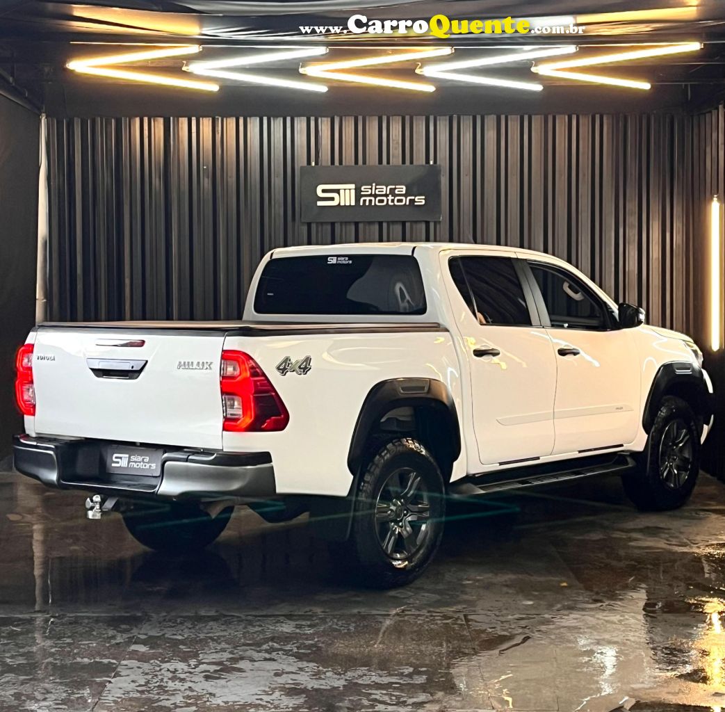 TOYOTA   HILUX CD 4X4 2.8 DIESEL MEC.   BRANCO 2022 2.8 DIESEL - Loja