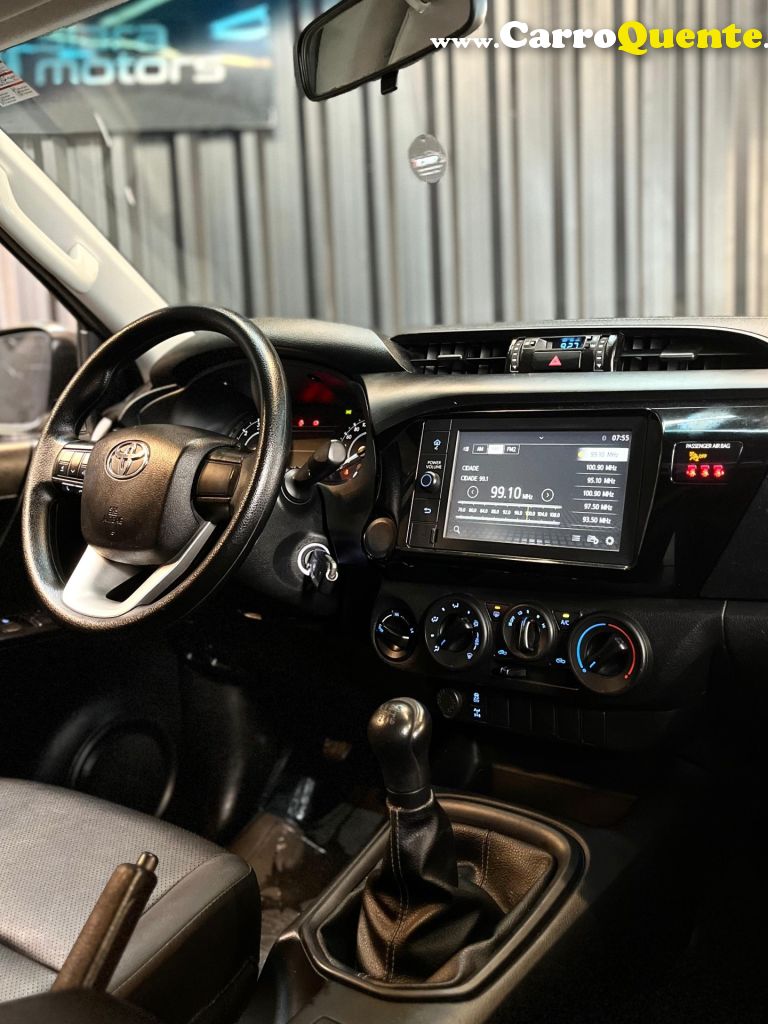 TOYOTA   HILUX CD 4X4 2.8 DIESEL MEC.   BRANCO 2022 2.8 DIESEL - Loja