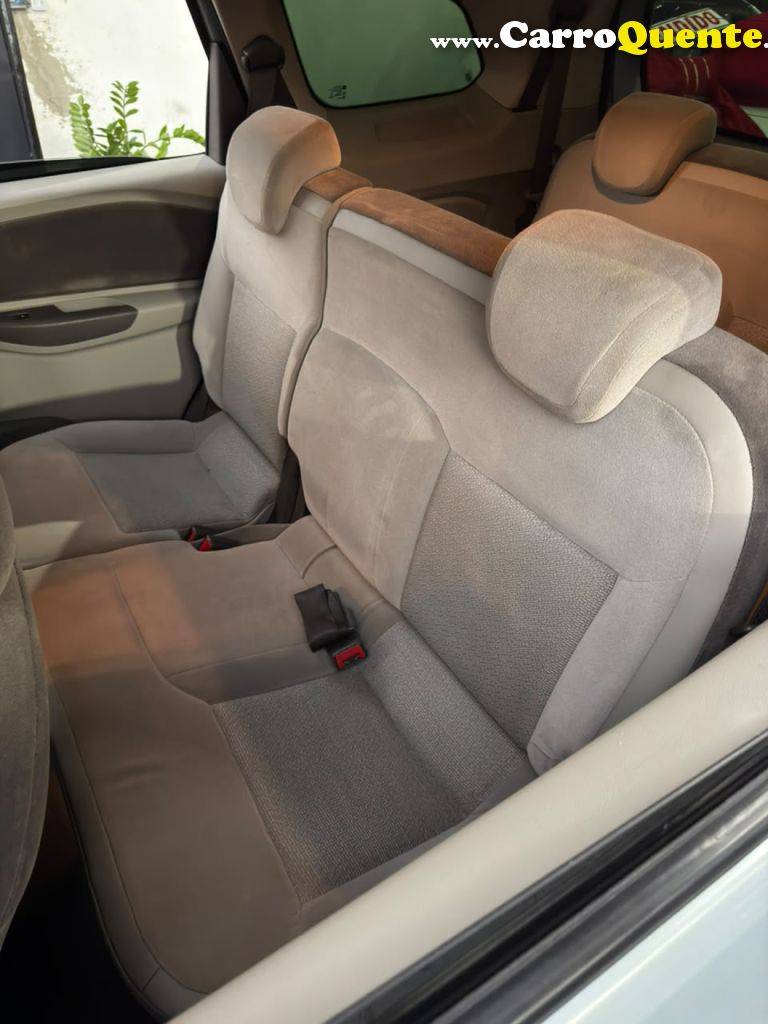 CHEVROLET   SPIN LTZ 1.8 8V ECONO.FLEX 5P MEC.   PRATA 2013 1.8 FLEX - Loja