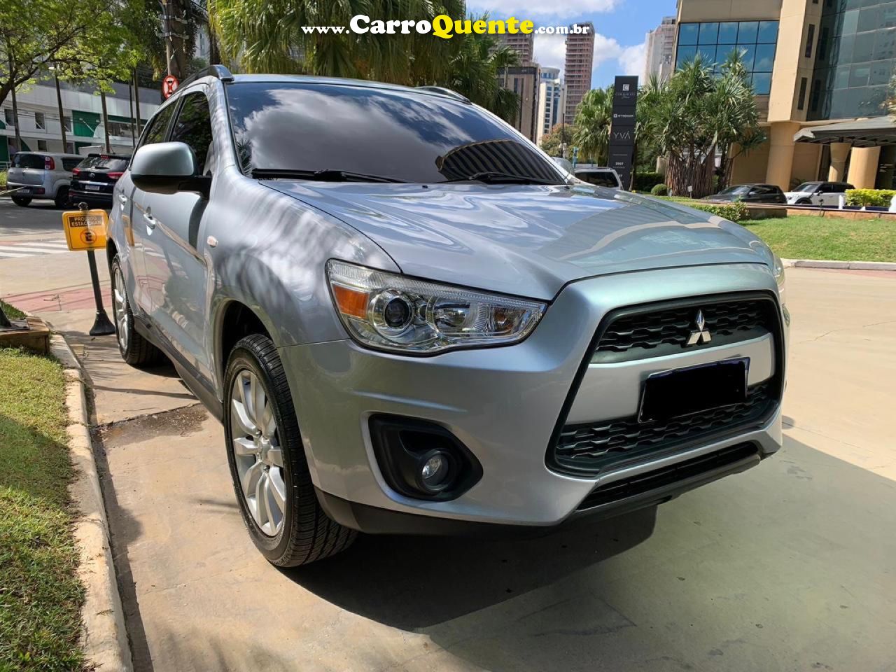 MITSUBISHI   2.0 4X2 16V GASOLINA 4P AUTOMÁTICO   PRATA 2015 2.0 GASOLINA - Loja