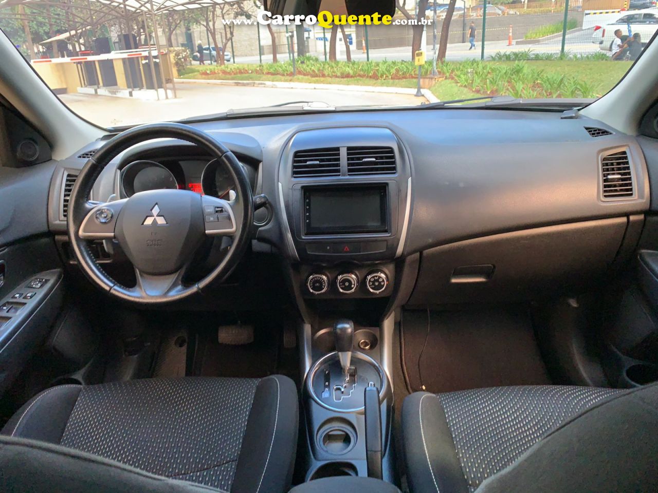 MITSUBISHI   2.0 4X2 16V GASOLINA 4P AUTOMÁTICO   PRATA 2015 2.0 GASOLINA - Loja