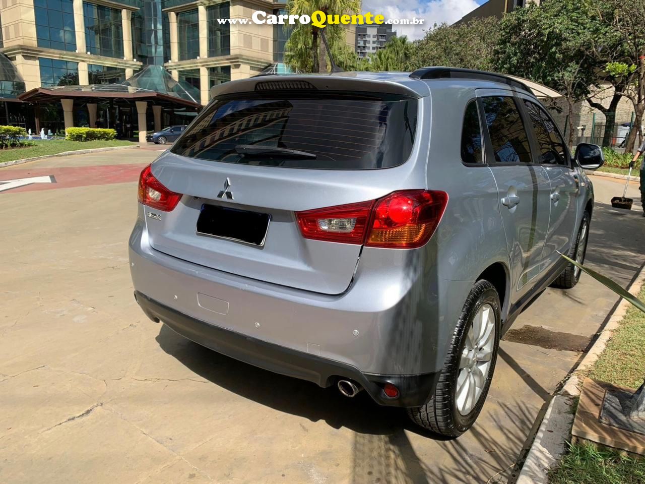 MITSUBISHI   2.0 4X2 16V GASOLINA 4P AUTOMÁTICO   PRATA 2015 2.0 GASOLINA - Loja