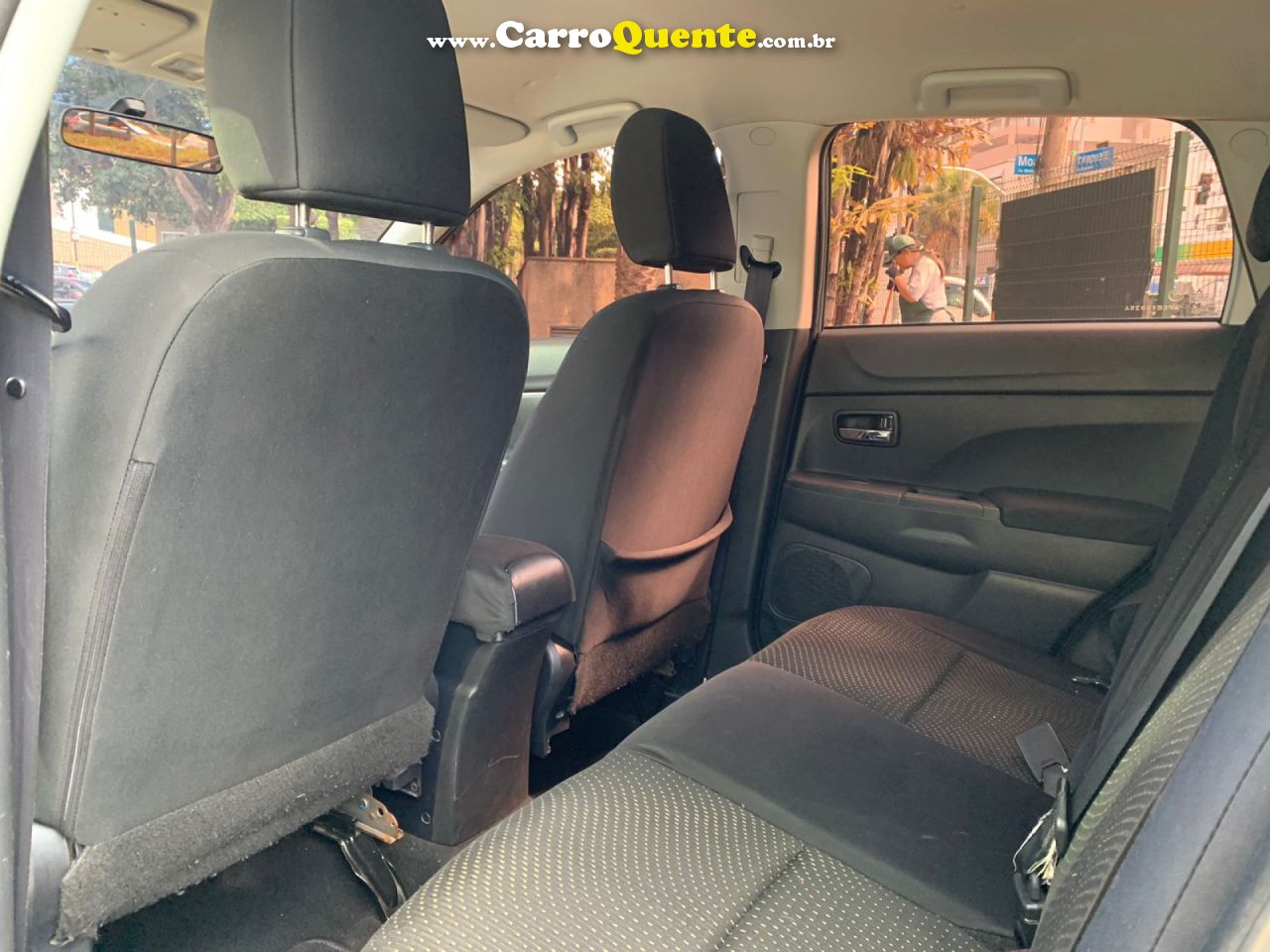 MITSUBISHI   2.0 4X2 16V GASOLINA 4P AUTOMÁTICO   PRATA 2015 2.0 GASOLINA - Loja