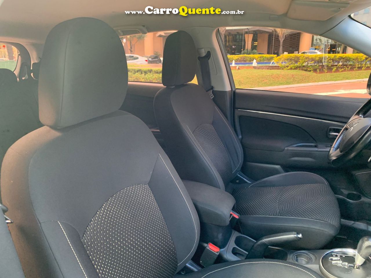 MITSUBISHI   2.0 4X2 16V GASOLINA 4P AUTOMÁTICO   PRATA 2015 2.0 GASOLINA - Loja