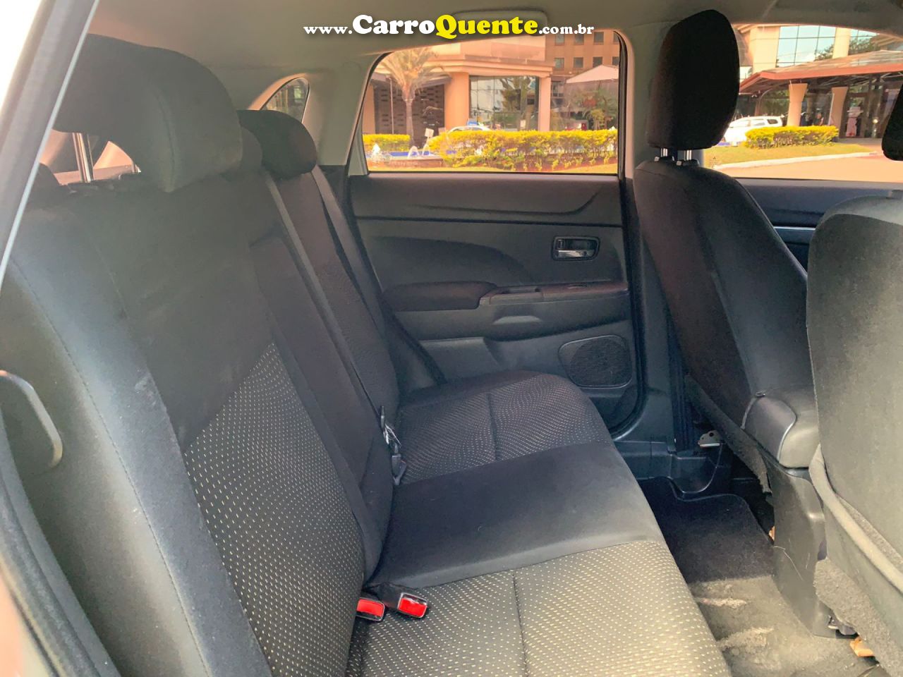MITSUBISHI   2.0 4X2 16V GASOLINA 4P AUTOMÁTICO   PRATA 2015 2.0 GASOLINA - Loja