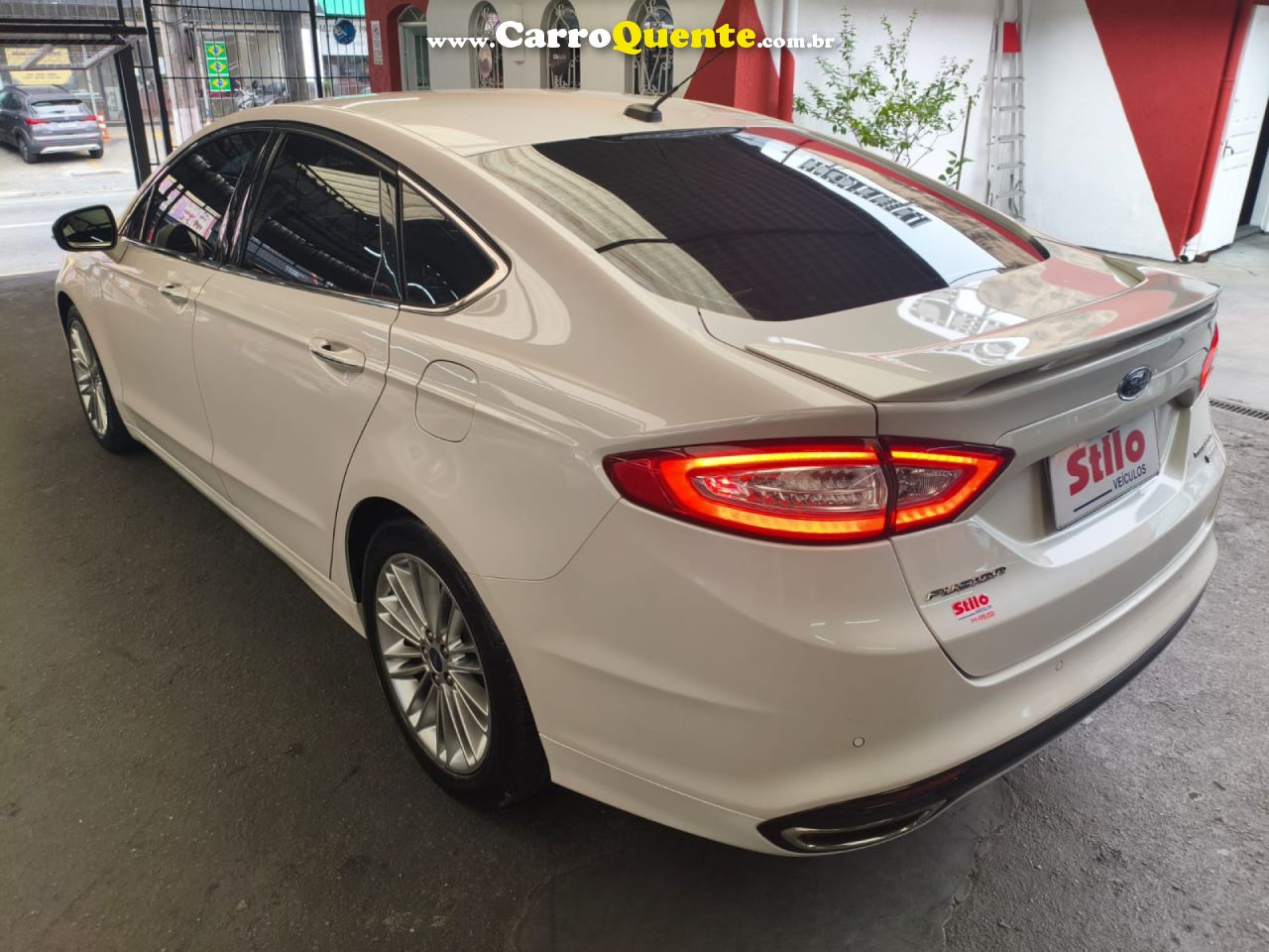 FORD   FUSION TITANIUM 2.0 GTDI ECO. FWD AUT.   BRANCO 2015 2.0 GASOLINA - Loja