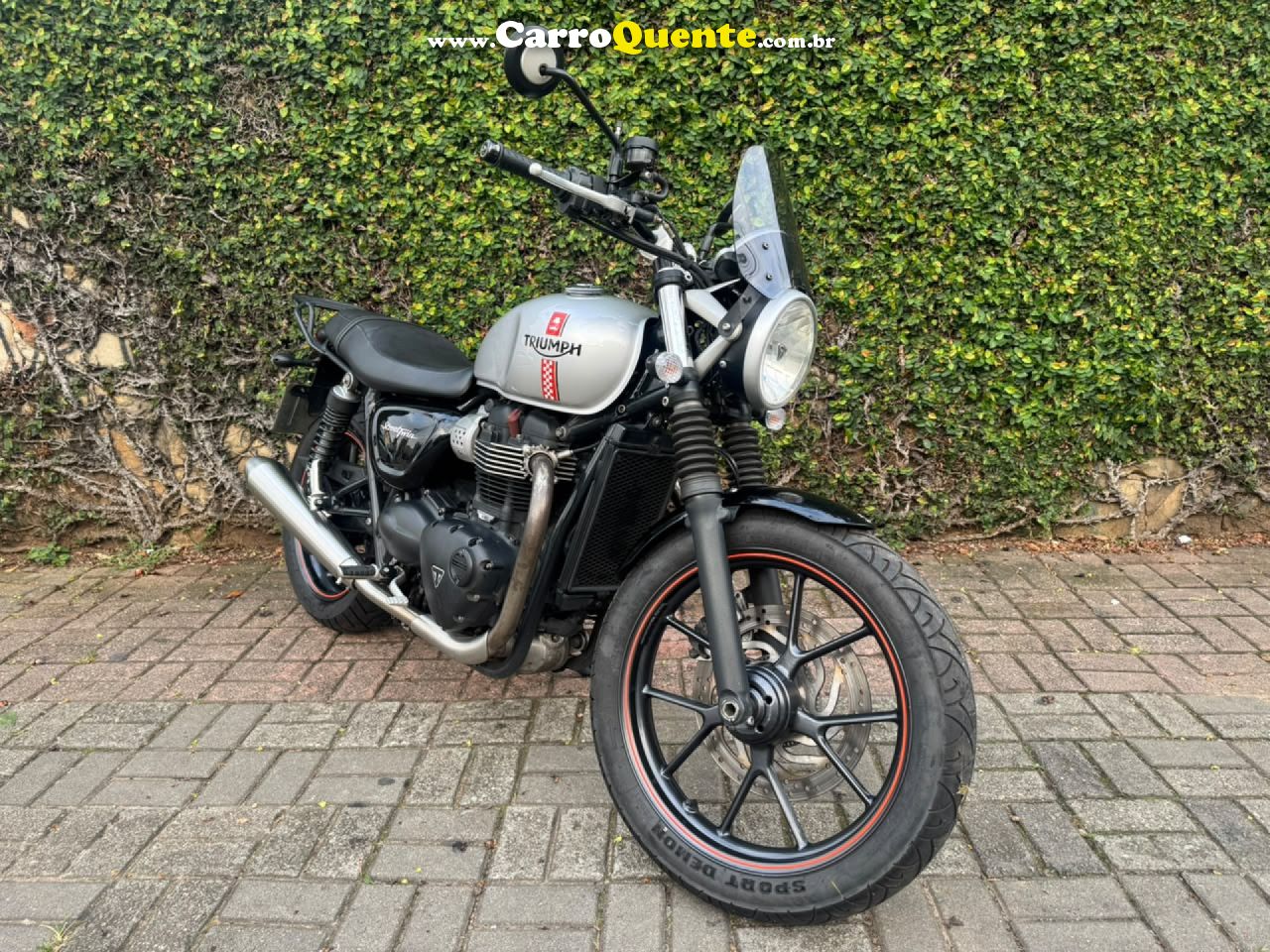 TRIUMPH   STREET TWIN 900   PRATA 2017 900 GASOLINA - Loja