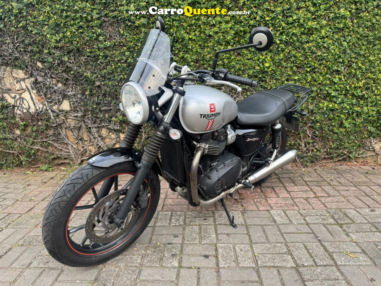 TRIUMPH   STREET TWIN 900   PRATA 2017 900 GASOLINA - Loja