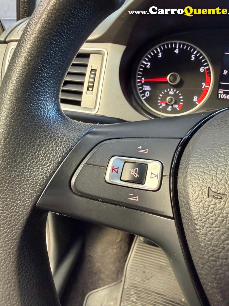 VOLKSWAGEN   FOX TRENDLINE 1.0 FLEX 12V 5P   PRATA 2017 1.0 FLEX - Loja