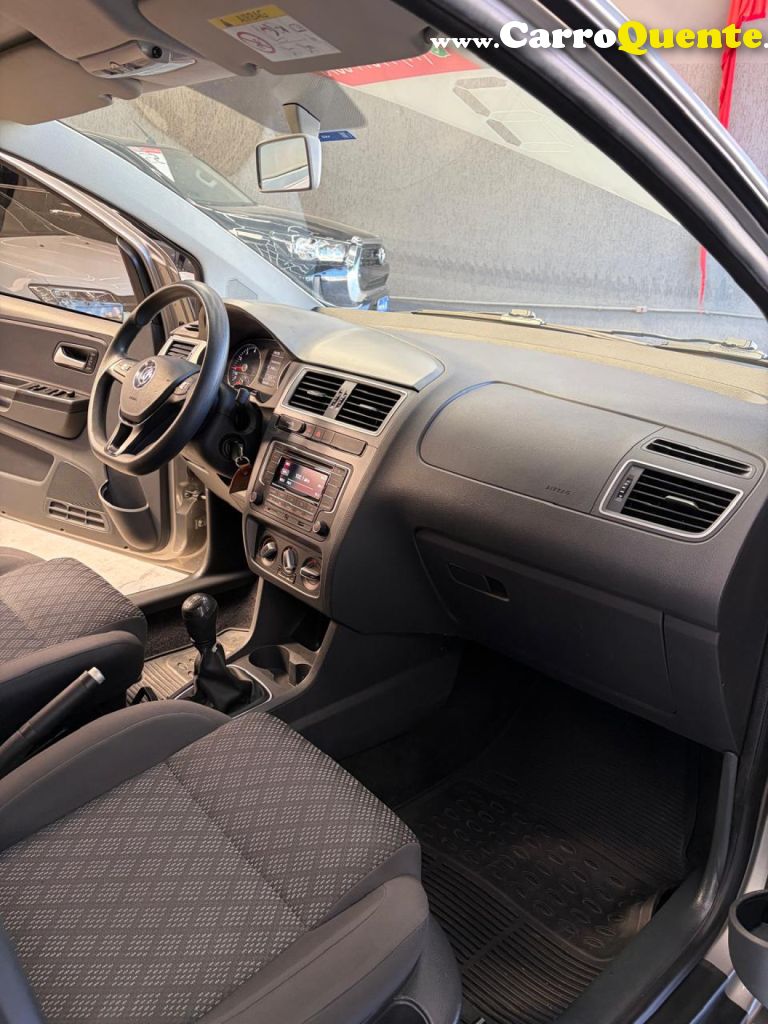 VOLKSWAGEN   FOX TRENDLINE 1.0 FLEX 12V 5P   PRATA 2017 1.0 FLEX - Loja