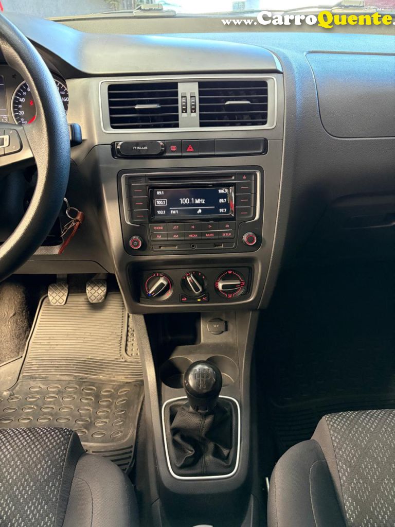 VOLKSWAGEN   FOX TRENDLINE 1.0 FLEX 12V 5P   PRATA 2017 1.0 FLEX - Loja