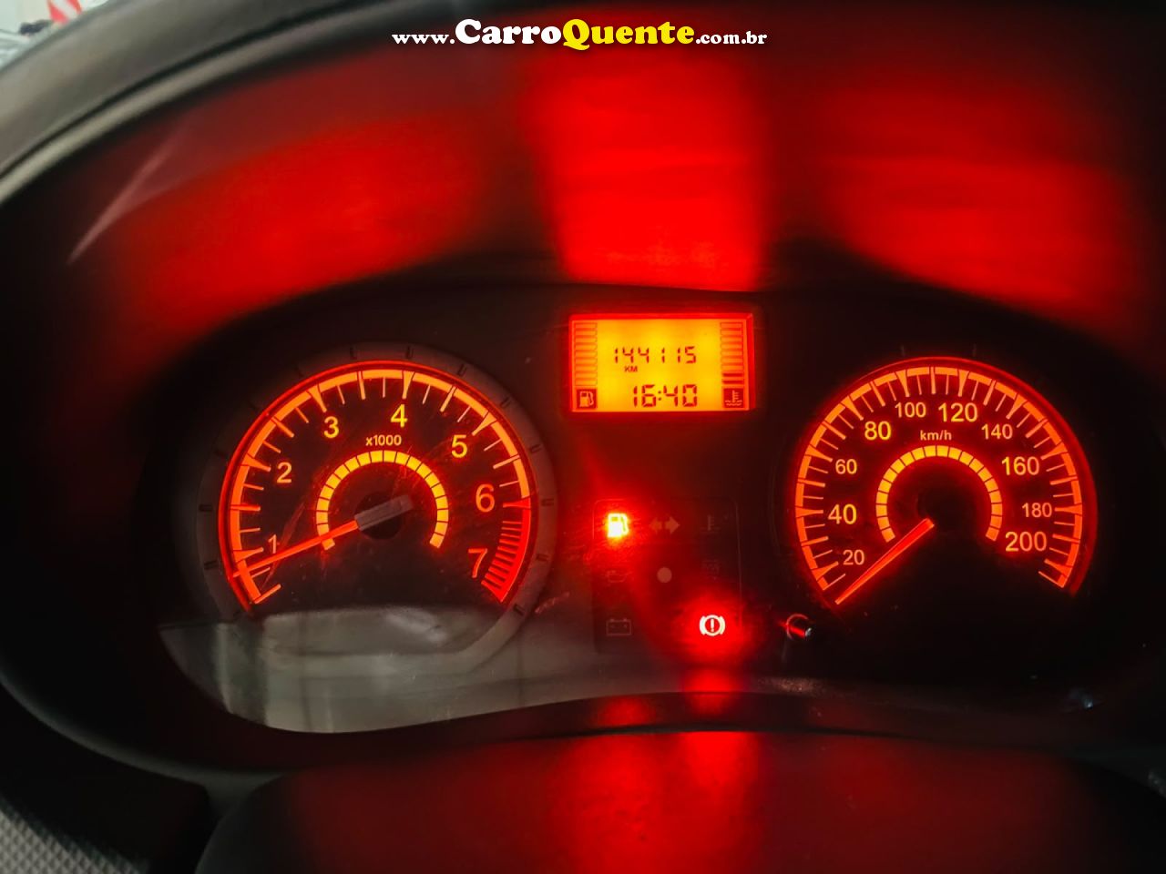 RENAULT   LOGAN AUTHENTIQUE HI-FLEX 1.0 16V 4P   BEGE 2011 1.0 GASOLINA - Loja