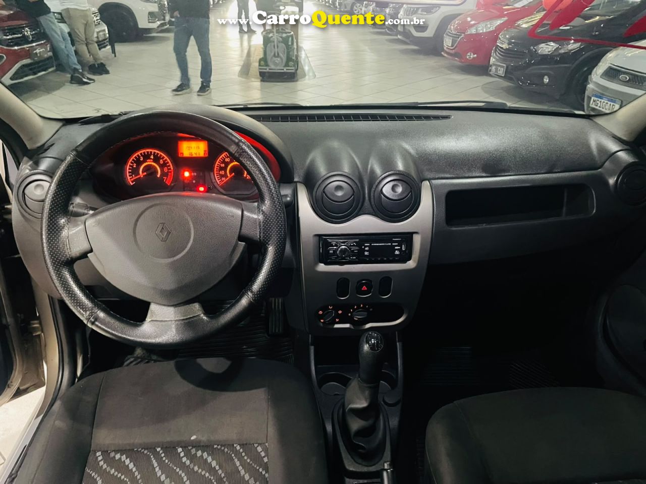 RENAULT   LOGAN AUTHENTIQUE HI-FLEX 1.0 16V 4P   BEGE 2011 1.0 GASOLINA - Loja