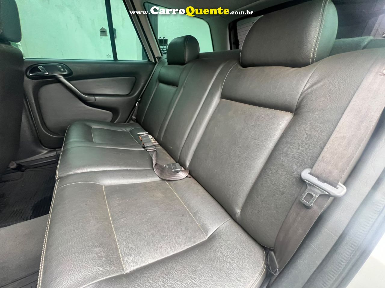 VOLKSWAGEN   PARATI CROSSOVER 2.0 8V 1.0 16V TB 4P   PRATA 2004 2.0 GASOLINA - Loja
