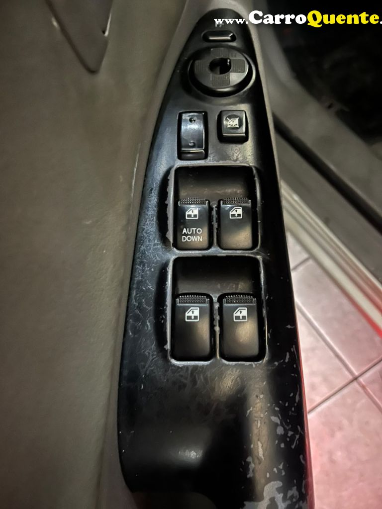 HYUNDAI   TUCSON 2.0 16V AUT.   PRATA 2012 2.0 GASOLINA - Loja