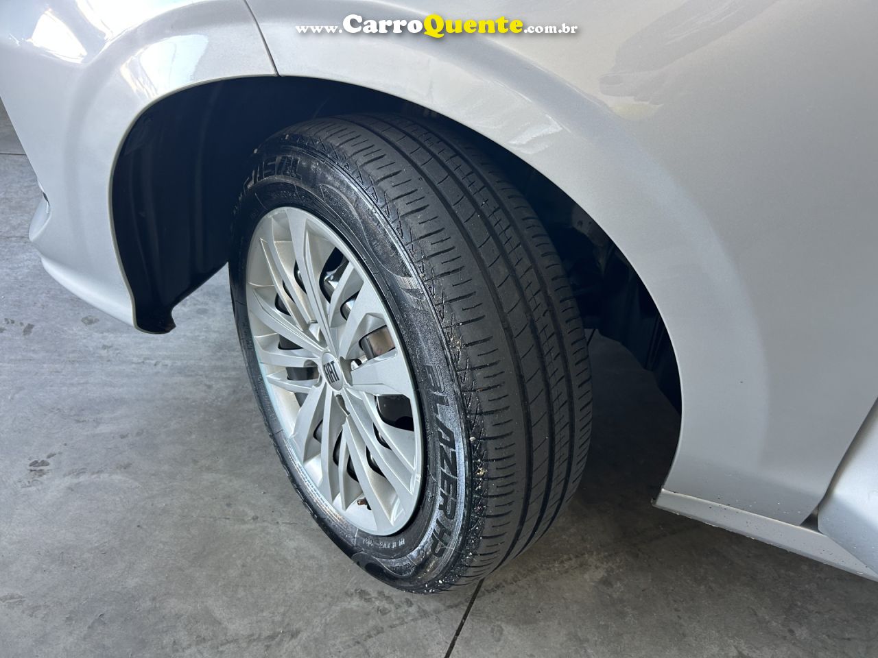 FIAT   CRONOS DRIVE 1.0 6V FLEX   PRATA 2024 1.0 FLEX - Loja