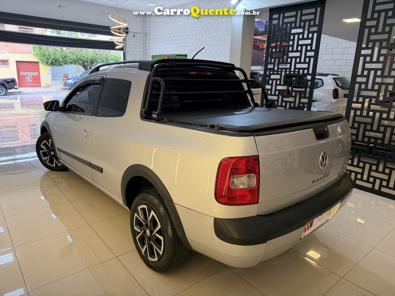 VOLKSWAGEN   SAVEIRO TRENDLINE 1.6 T.FLEX 8V CD   PRATA 2016 1.6 GASOLINA - Loja
