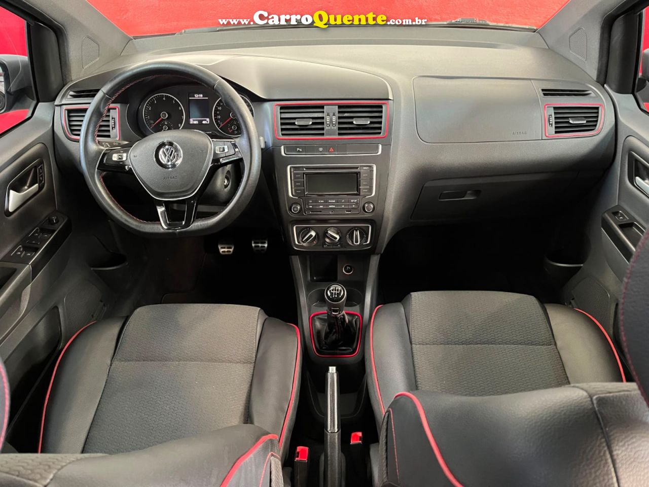 VOLKSWAGEN   FOX ROCK IN RIO 1.6 MI TOTAL FLEX 8V 5P   AZUL 2016 1.6 FLEX - Loja