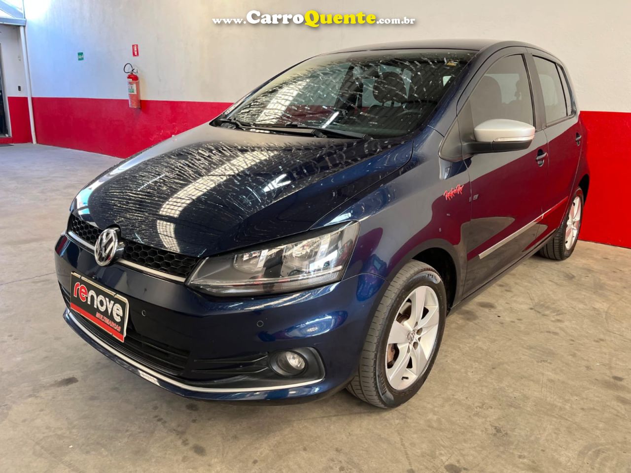 VOLKSWAGEN   FOX ROCK IN RIO 1.6 MI TOTAL FLEX 8V 5P   AZUL 2016 1.6 FLEX - Loja