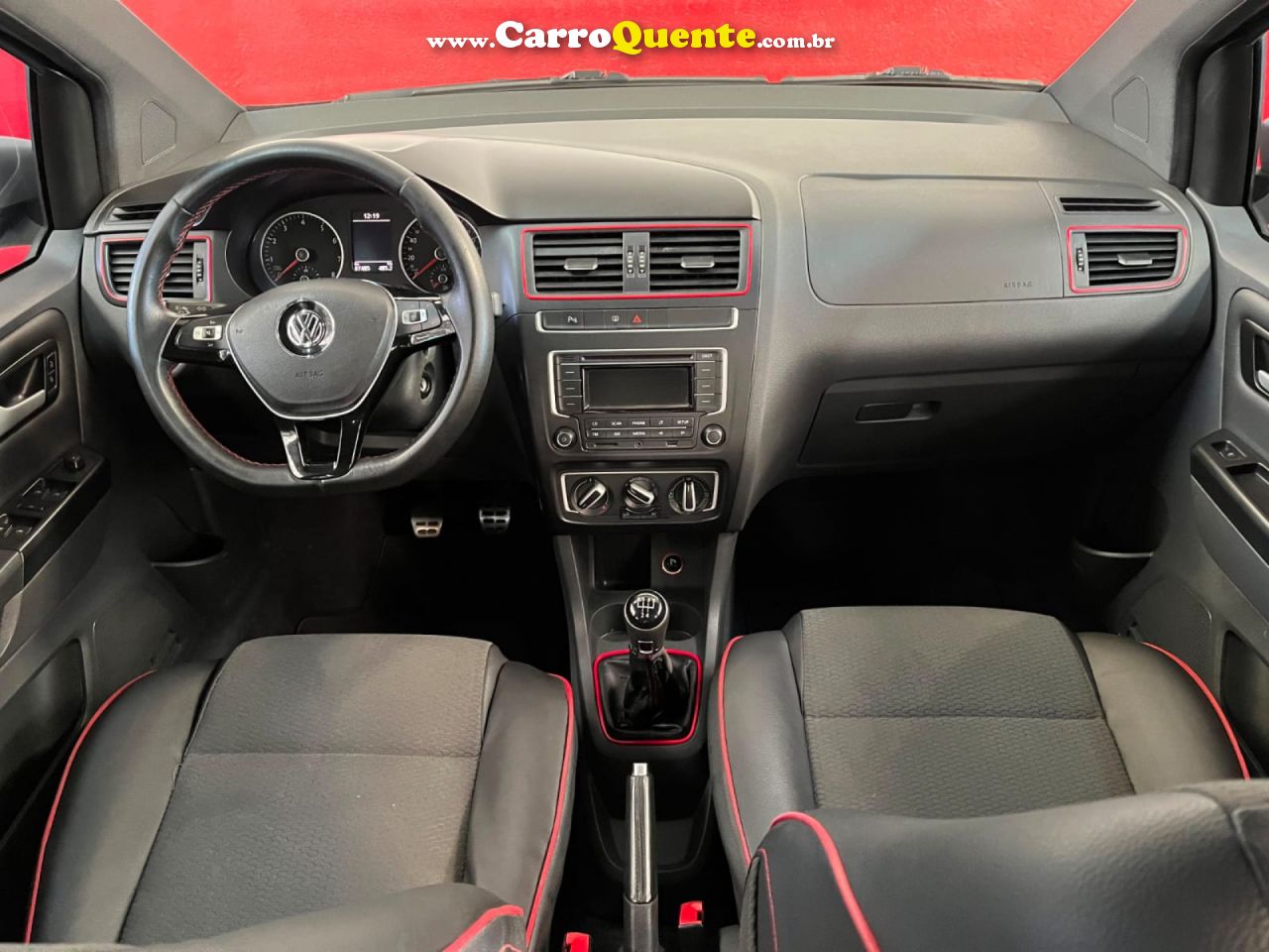 VOLKSWAGEN   FOX ROCK IN RIO 1.6 MI TOTAL FLEX 8V 5P   AZUL 2016 1.6 FLEX - Loja