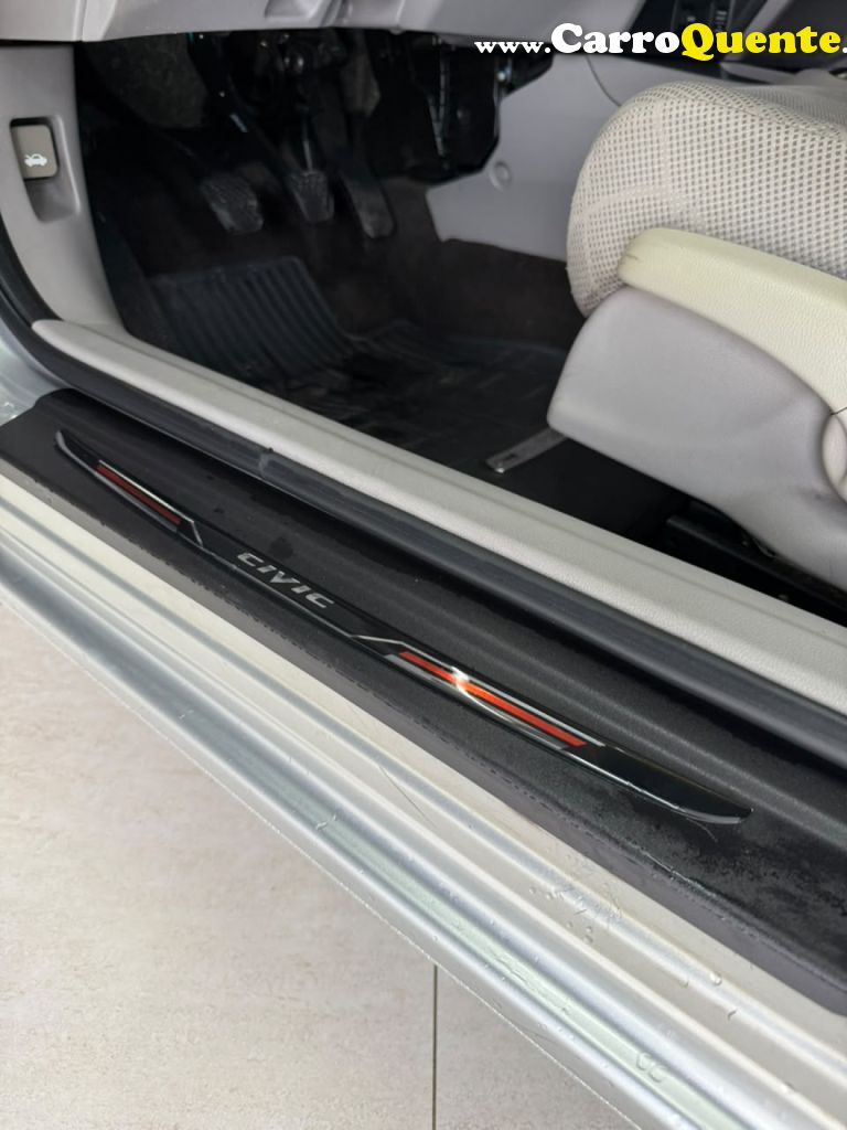 HONDA   CIVIC SEDAN LXS 1.81.8 FLEX 16V MEC. 4P   PRATA 2013 1.8 FLEX - Loja