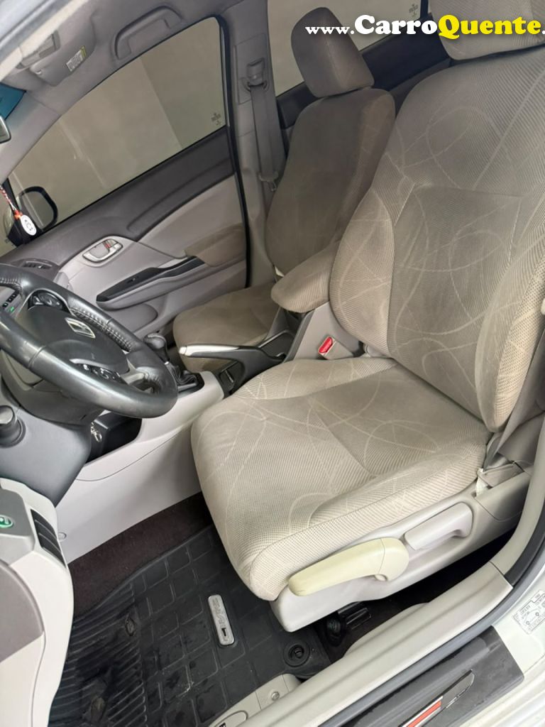HONDA   CIVIC SEDAN LXS 1.81.8 FLEX 16V MEC. 4P   PRATA 2013 1.8 FLEX - Loja