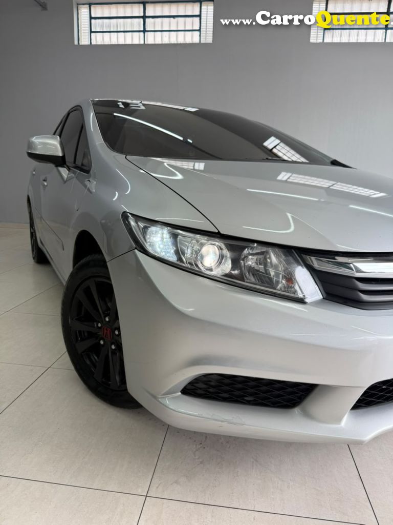 HONDA   CIVIC SEDAN LXS 1.81.8 FLEX 16V MEC. 4P   PRATA 2013 1.8 FLEX - Loja