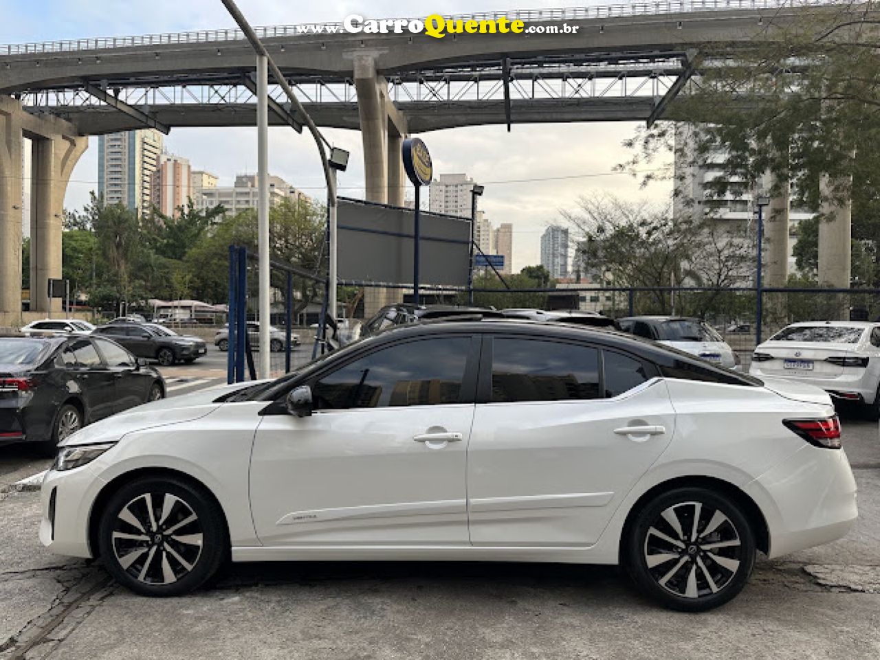 NISSAN   SENTRA EXCLU. INT. PREMIUM 2.0 16V AUT.   BRANCO 2025 2.0 16V GASOLINA - Loja