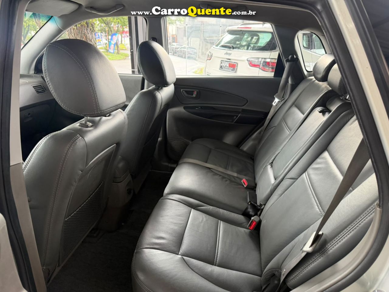 HYUNDAI   TUCSON 2.0 16V MEC.   PRATA 2011 2.0 GASOLINA - Loja