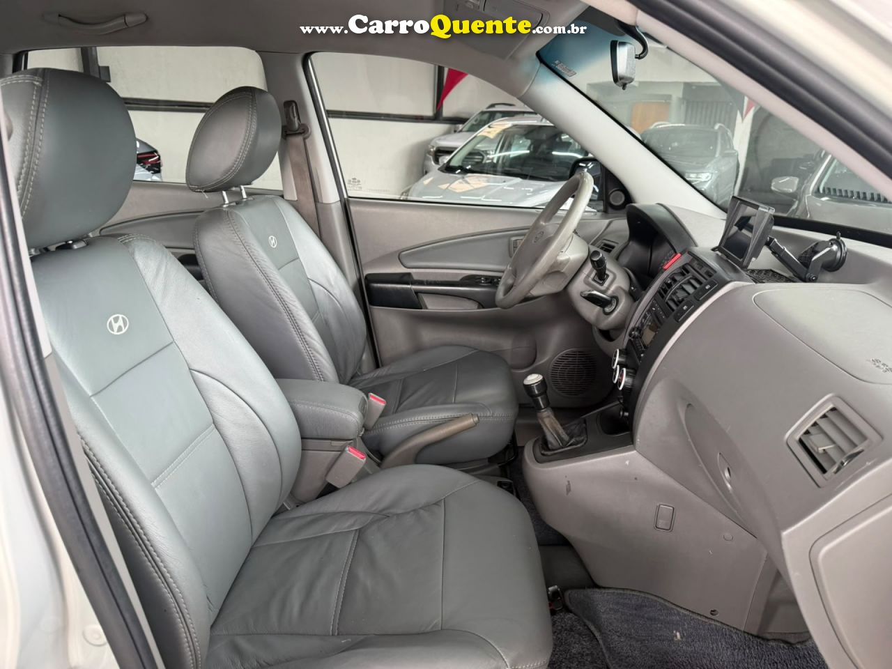 HYUNDAI   TUCSON 2.0 16V MEC.   PRATA 2011 2.0 GASOLINA - Loja