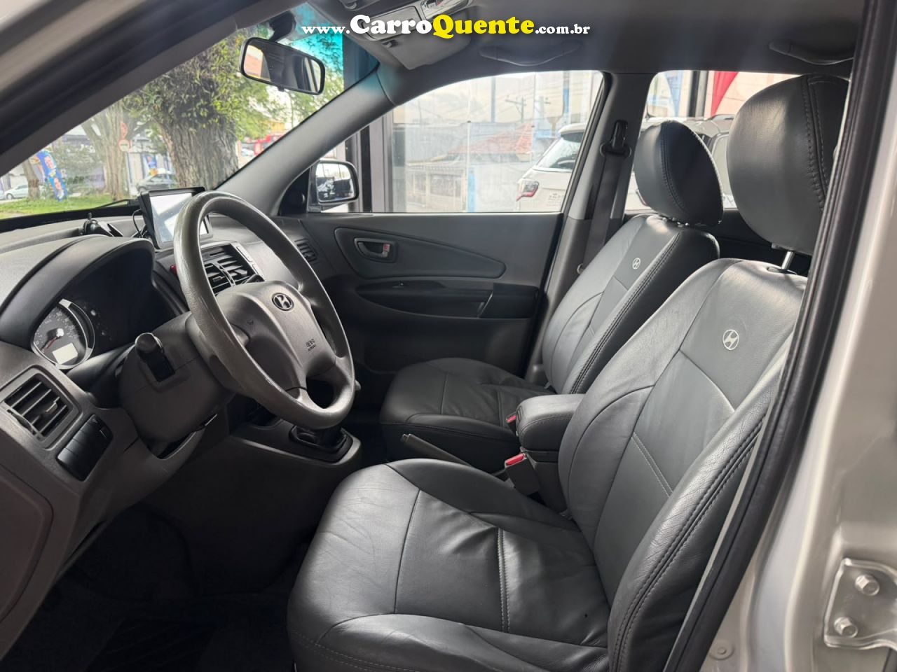 HYUNDAI   TUCSON 2.0 16V MEC.   PRATA 2011 2.0 GASOLINA - Loja