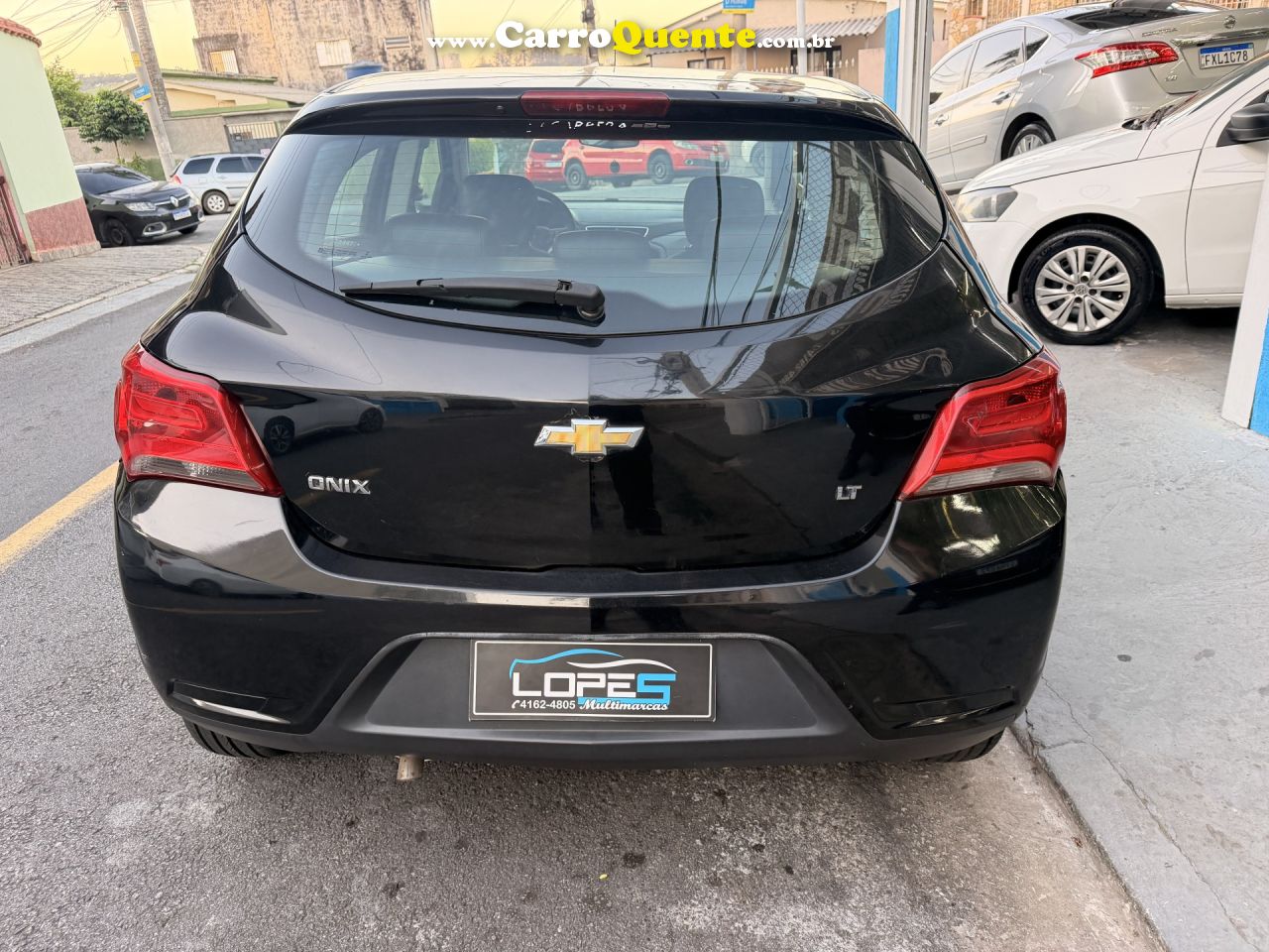CHEVROLET   ONIX HATCH LT 1.0 8V FLEXPOWER 5P MEC.   PRETO 2019 1.0 FLEX - Loja