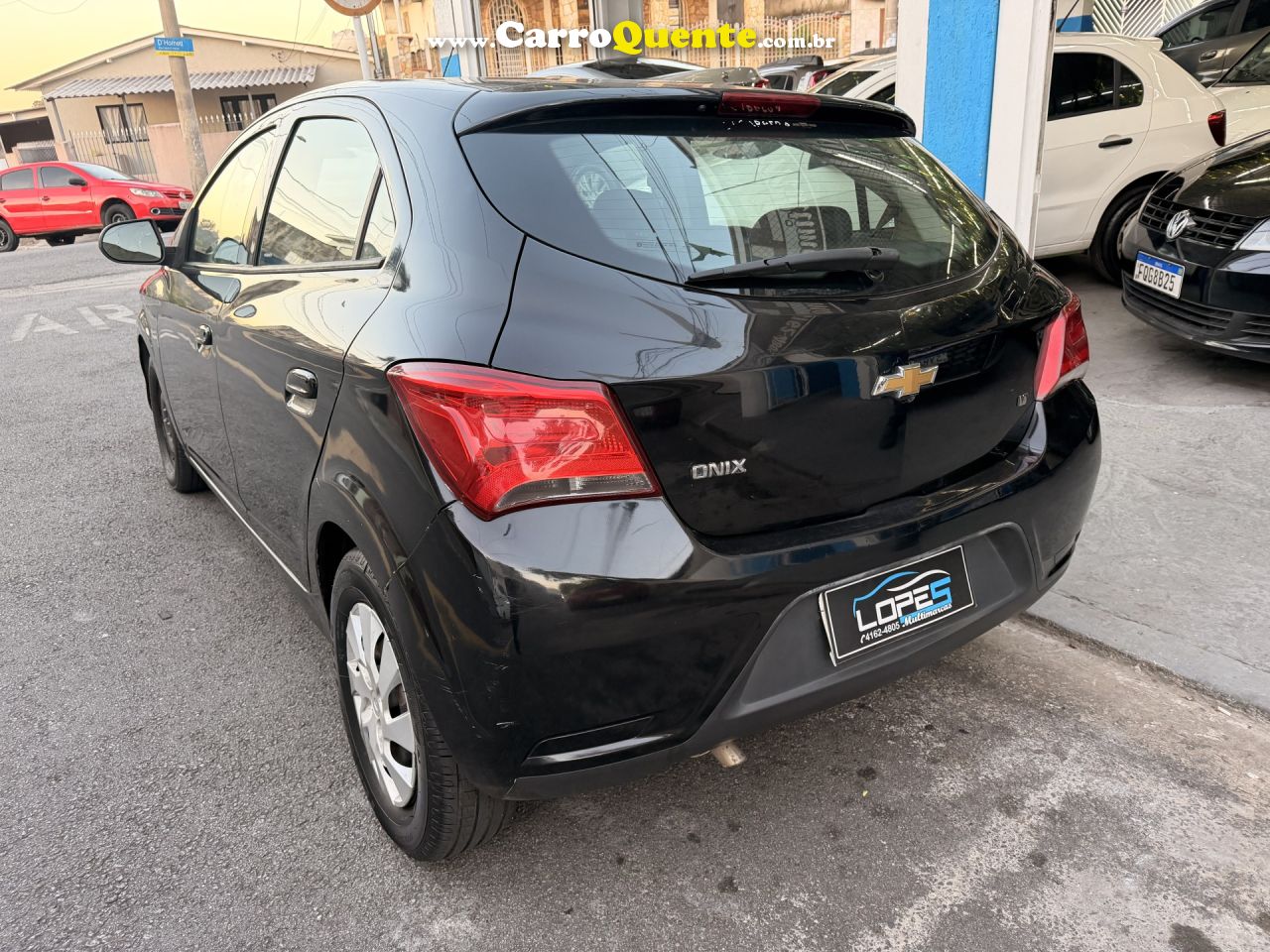 CHEVROLET   ONIX HATCH LT 1.0 8V FLEXPOWER 5P MEC.   PRETO 2019 1.0 FLEX - Loja