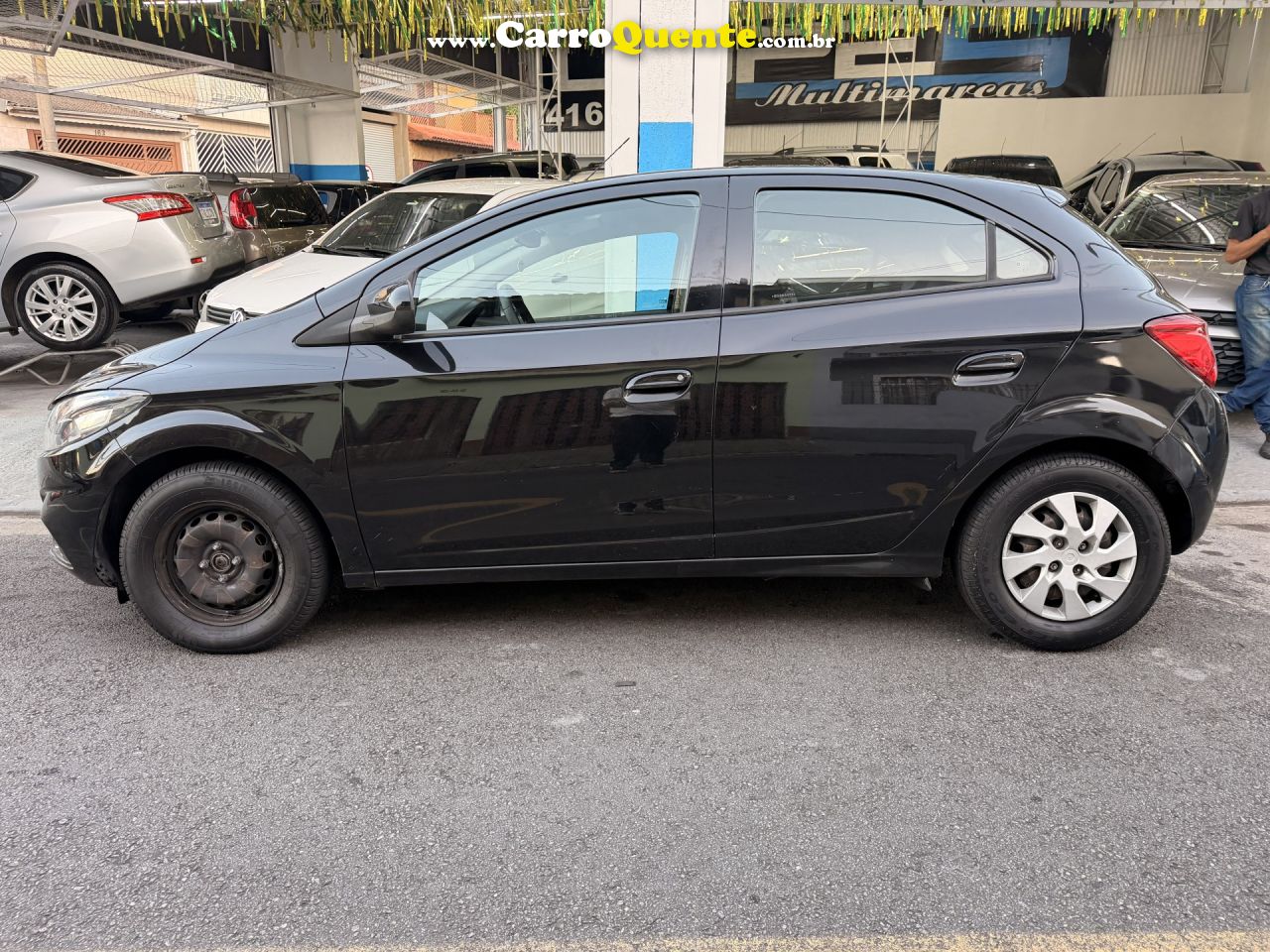 CHEVROLET   ONIX HATCH LT 1.0 8V FLEXPOWER 5P MEC.   PRETO 2019 1.0 FLEX - Loja