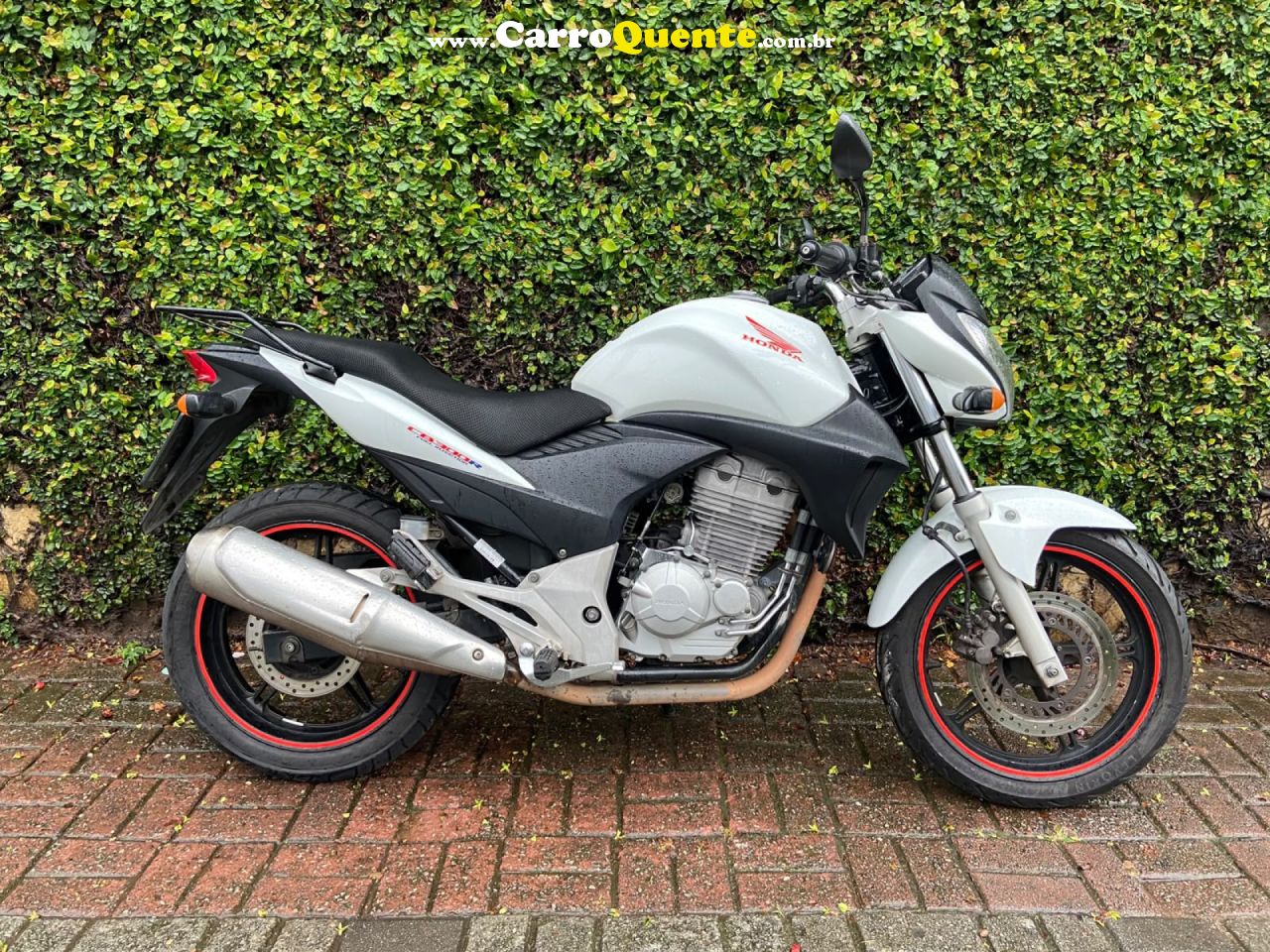 HONDA   CB 300R   BRANCO 2012 300 GASOLINA - Loja