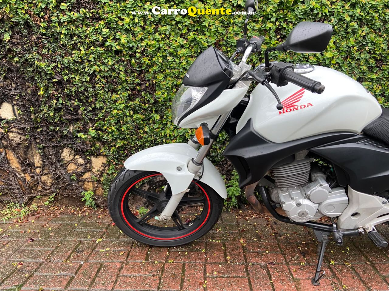 HONDA   CB 300R   BRANCO 2012 300 GASOLINA - Loja