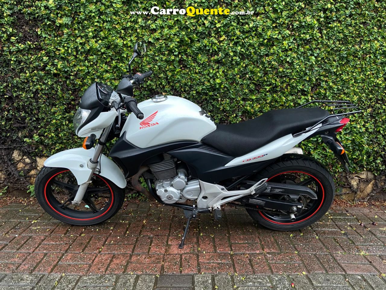 HONDA   CB 300R   BRANCO 2012 300 GASOLINA - Loja