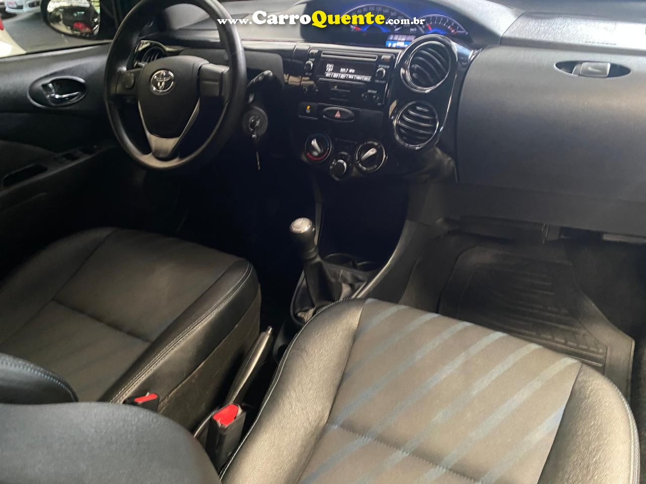 TOYOTA   ETIOS XS 1.5 FLEX 16V 5P MEC.   CINZA 2015 1.5 FLEX - Loja