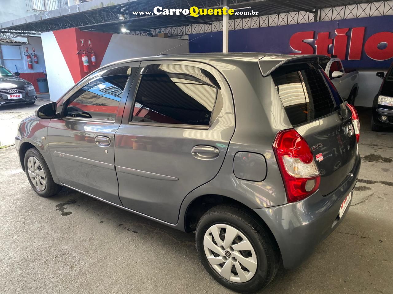 TOYOTA   ETIOS XS 1.5 FLEX 16V 5P MEC.   CINZA 2015 1.5 FLEX - Loja