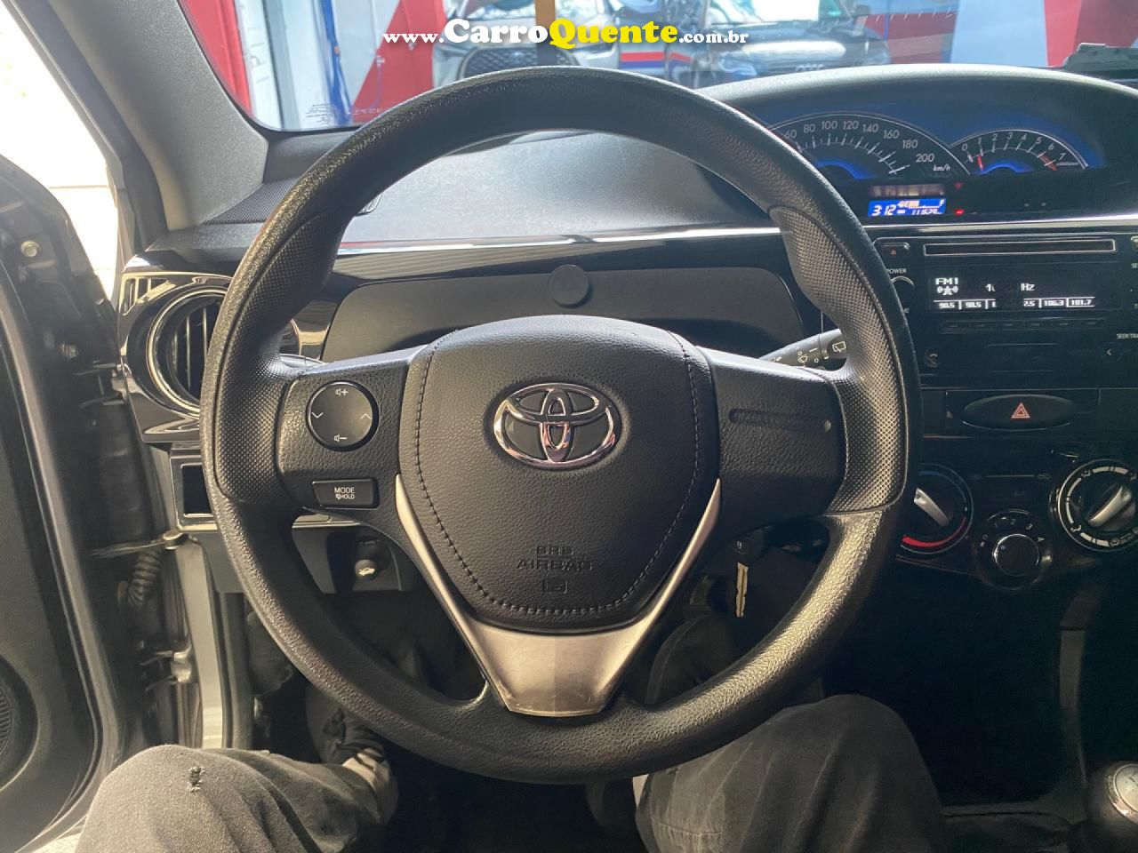 TOYOTA   ETIOS XS 1.5 FLEX 16V 5P MEC.   CINZA 2015 1.5 FLEX - Loja