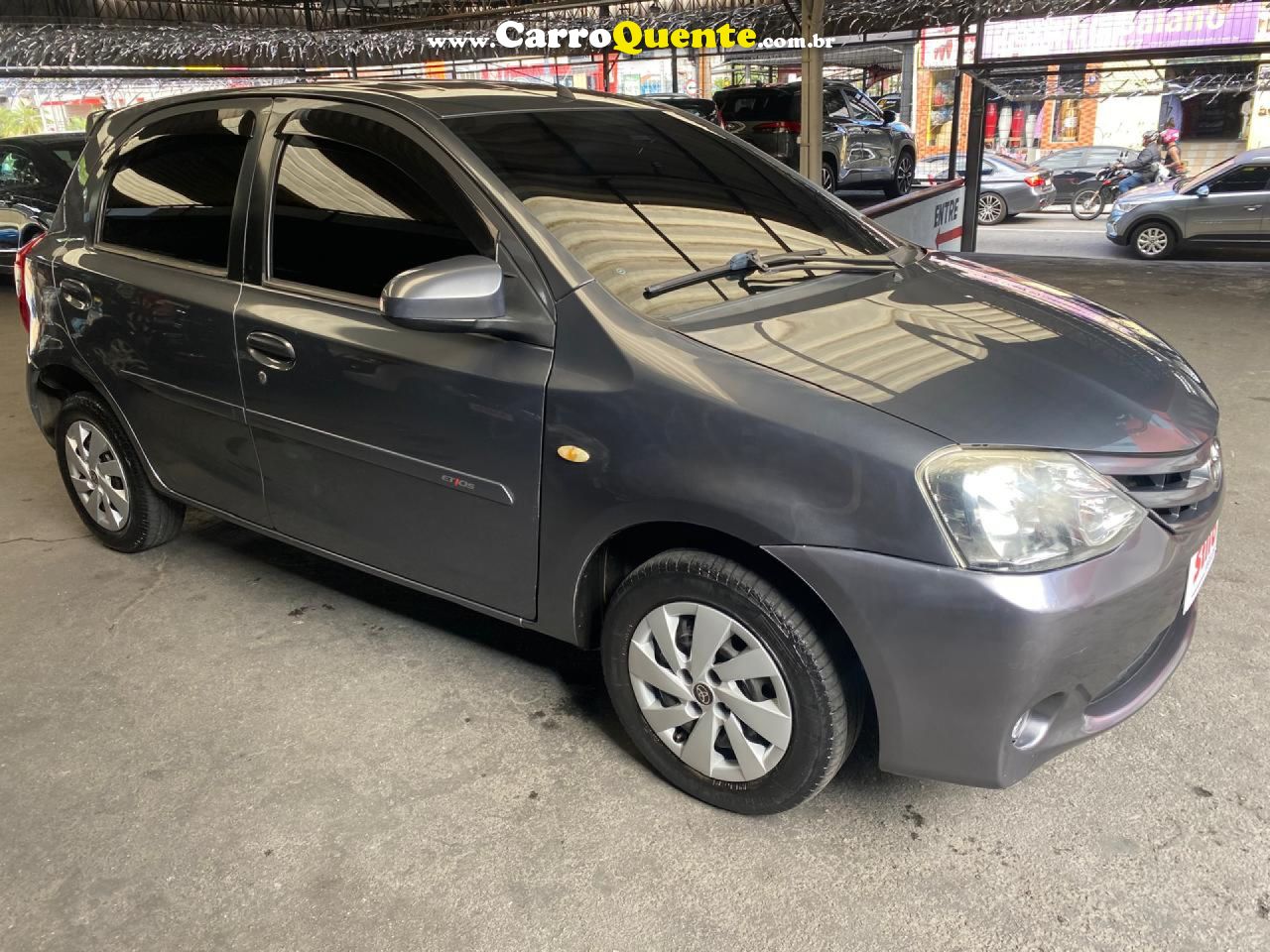 TOYOTA   ETIOS XS 1.5 FLEX 16V 5P MEC.   CINZA 2015 1.5 FLEX - Loja