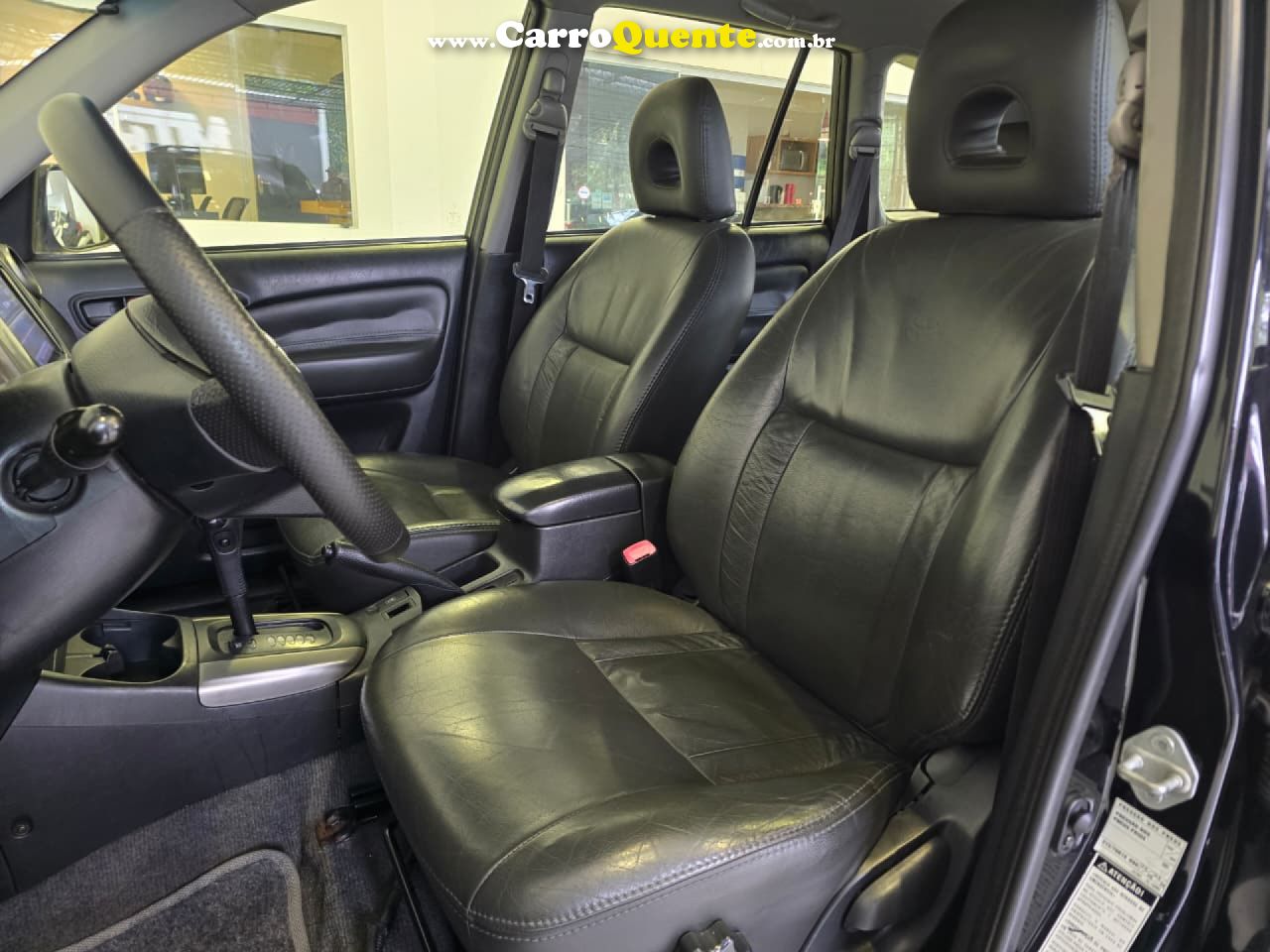 TOYOTA   RAV4 2.0 4X4 16V AUT.   PRETO 2005 2.0 GASOLINA - Loja