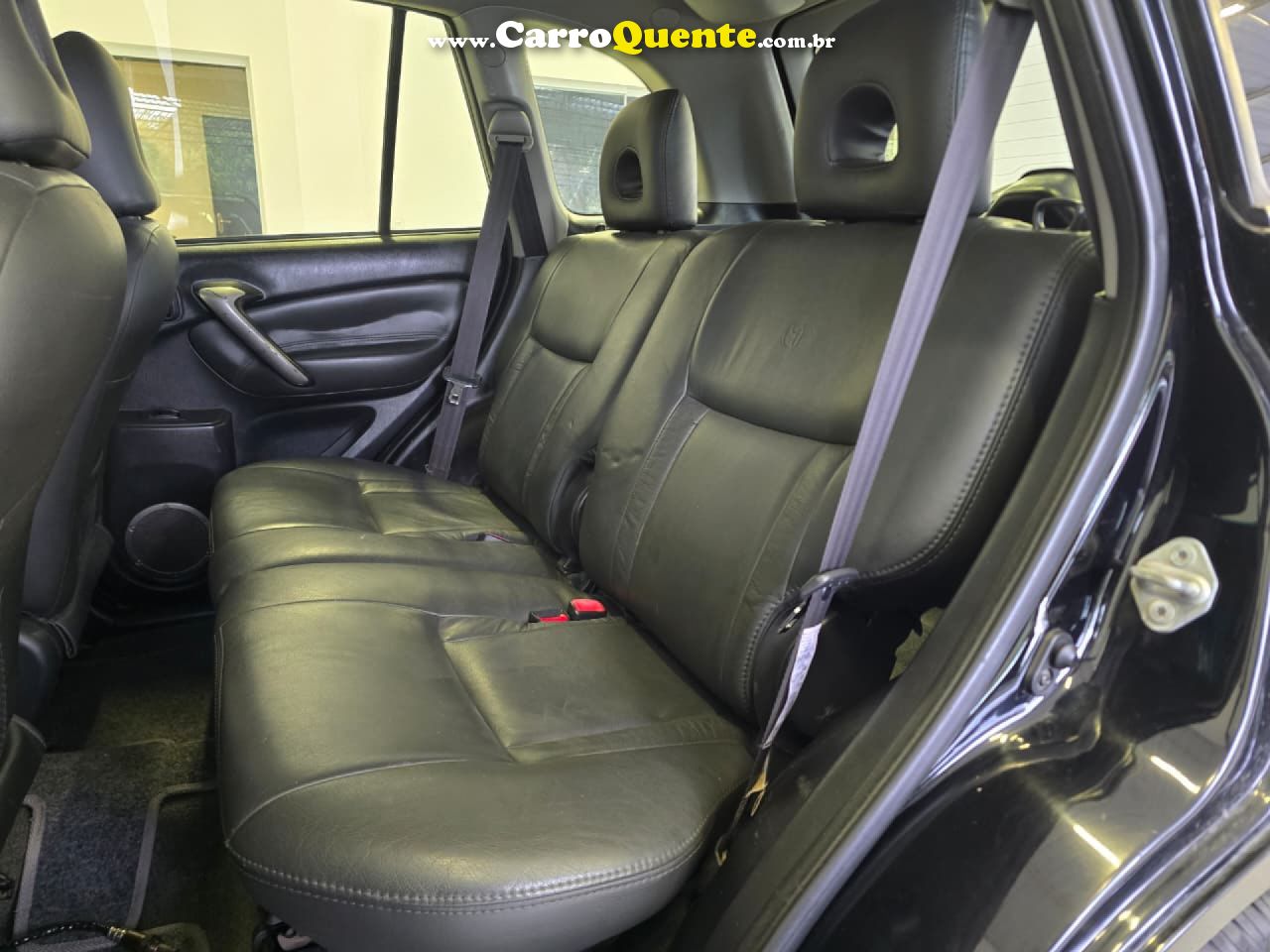 TOYOTA   RAV4 2.0 4X4 16V AUT.   PRETO 2005 2.0 GASOLINA - Loja
