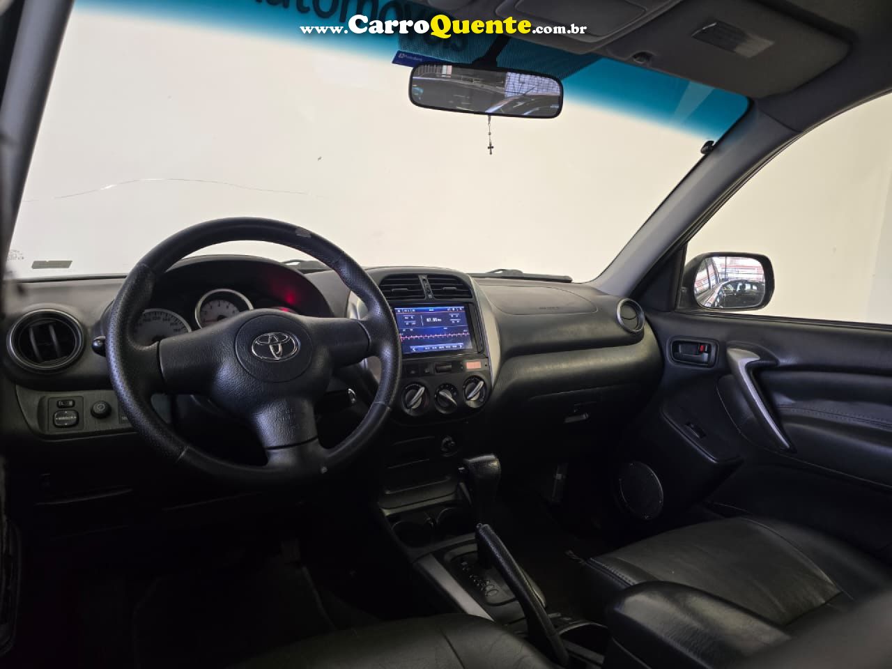 TOYOTA   RAV4 2.0 4X4 16V AUT.   PRETO 2005 2.0 GASOLINA - Loja
