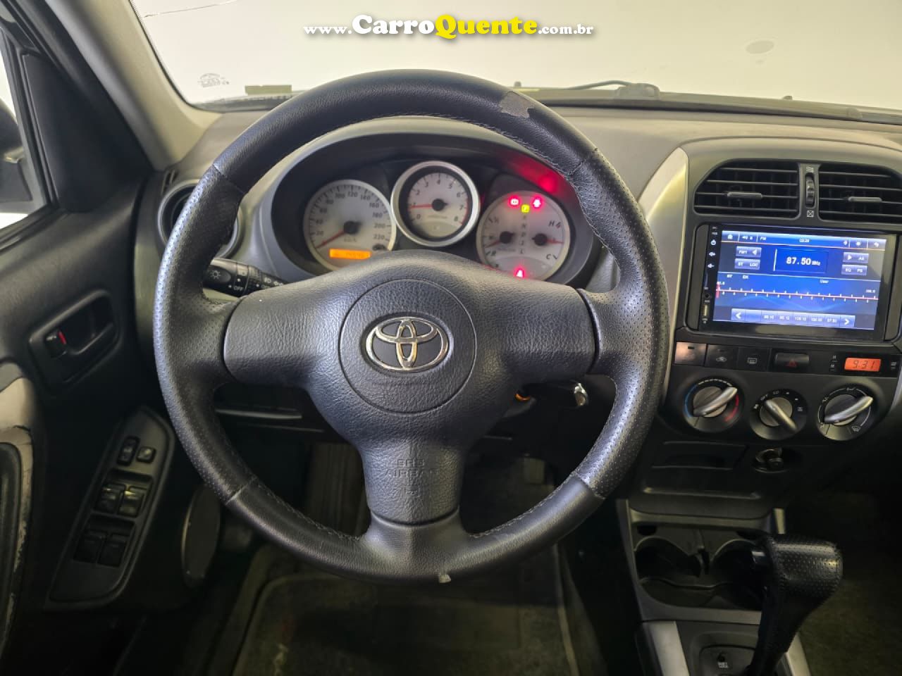 TOYOTA   RAV4 2.0 4X4 16V AUT.   PRETO 2005 2.0 GASOLINA - Loja