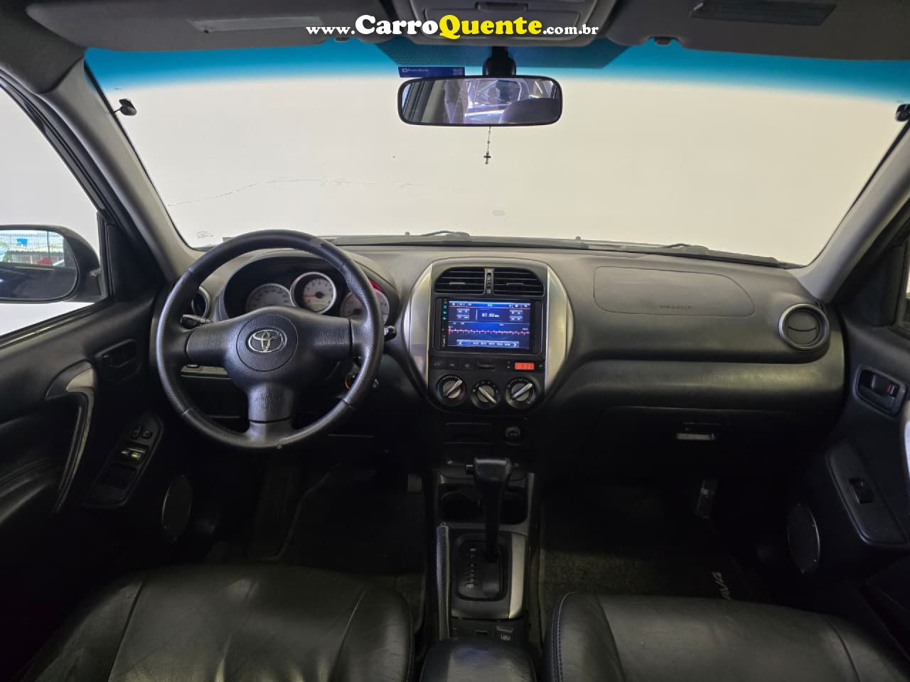 TOYOTA   RAV4 2.0 4X4 16V AUT.   PRETO 2005 2.0 GASOLINA - Loja